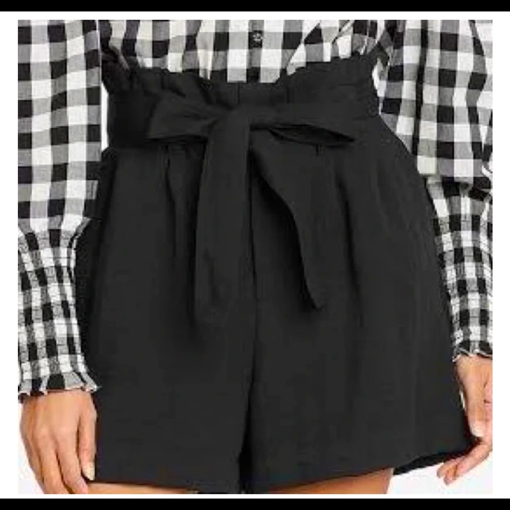 Highwaisted Paperbag Shorts